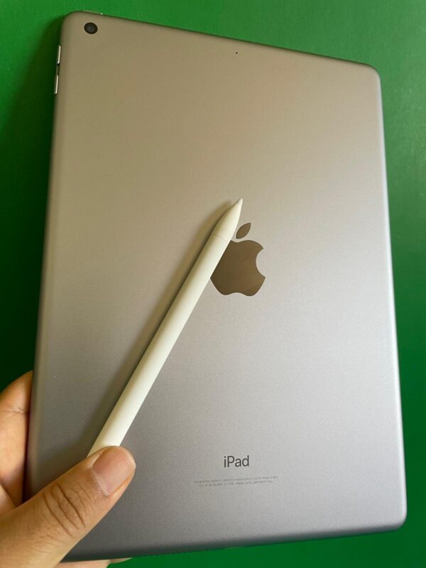 Apple IPad 6th Generation (9.7” Retina / Touch ID / IOS 17) 32GB with keyboard, pen & Accessories (128gb $239) - Imagen 3